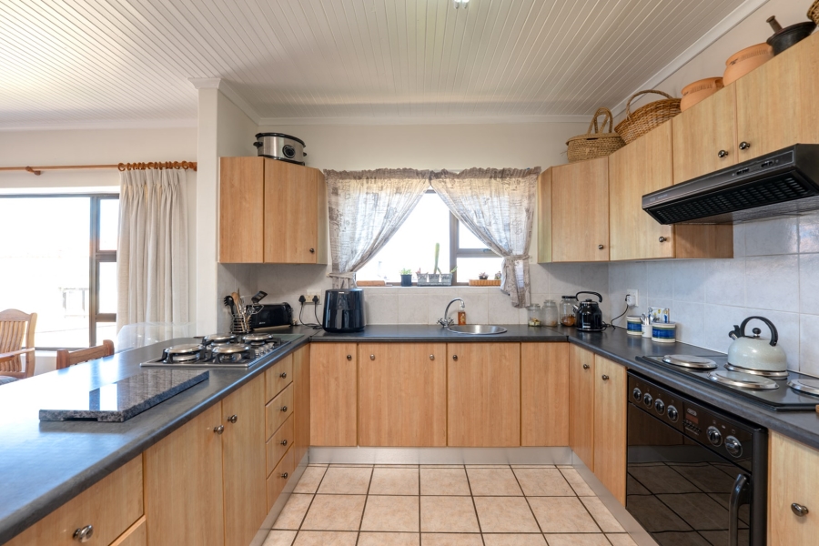 4 Bedroom Property for Sale in Struisbaai Western Cape